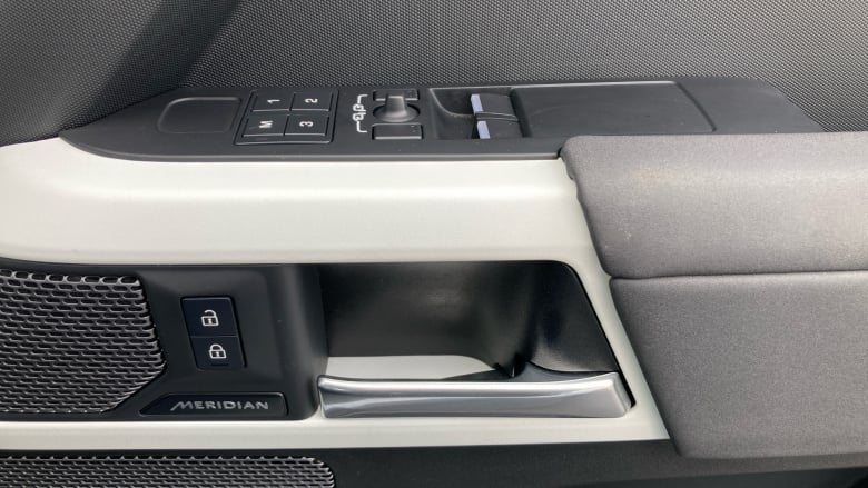 Land Rover Defender 90 Diesel 3.0 D250 Hard Top SE Auto